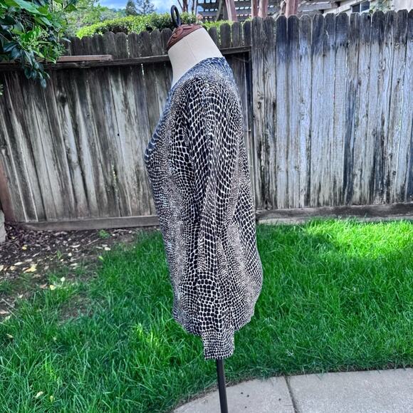 Banana Republic Factory Animal Print Crew Neck Light Sweater Women's Size M NWT - Picture 6 of 9